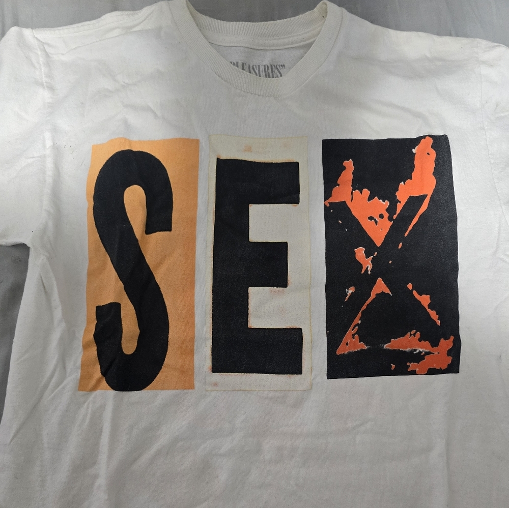 Pleasures $3X shirt